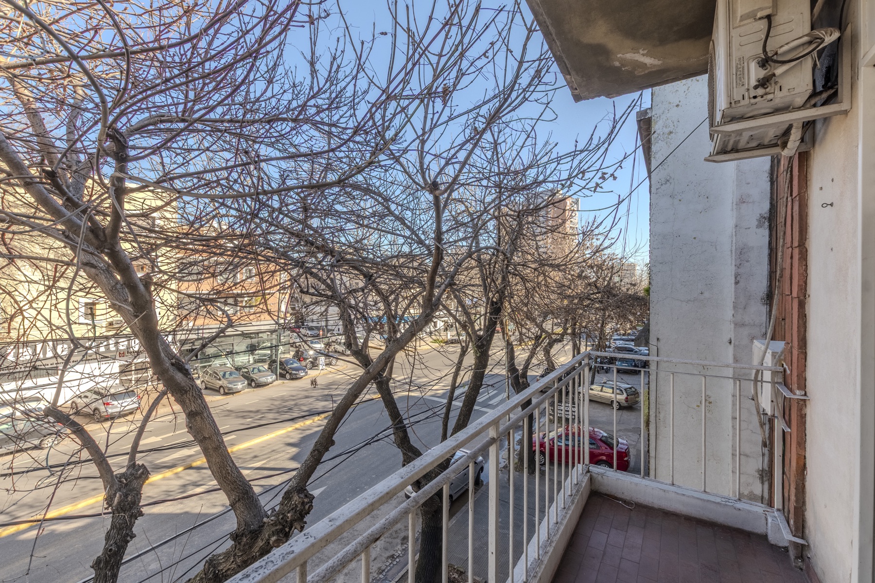 Vista panorámica de Av. Centenario desde el balcón del departamento